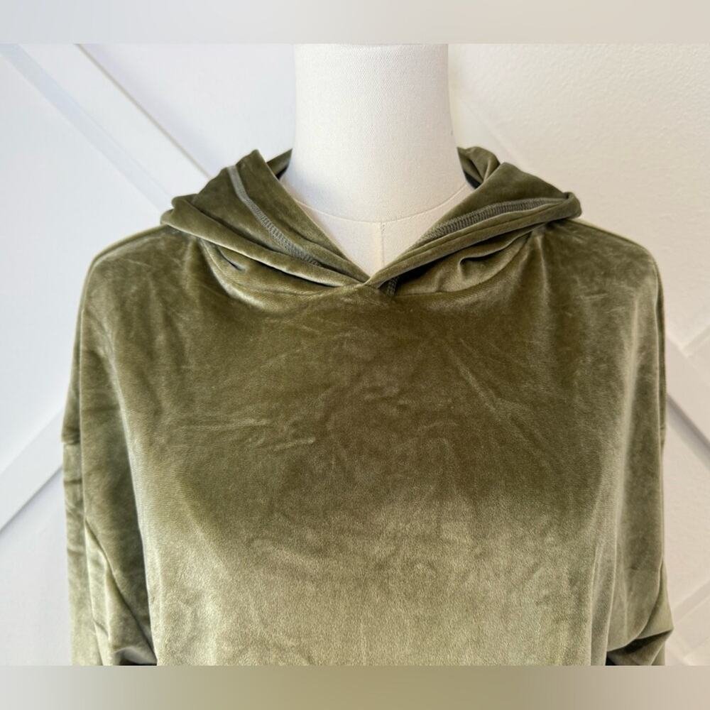 NWT Free People Araminta James Velour Crop Hoodie Khaki Green Size Small - Picture 3 of 12
